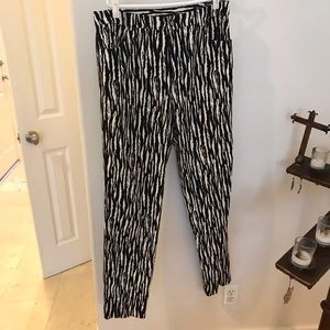 Dana Buchman black and white pants size 10
